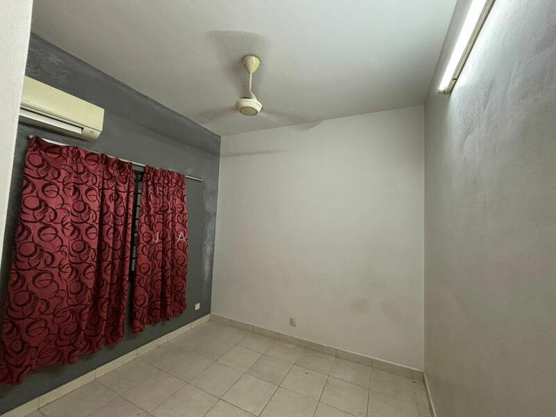 Lakes Condominiums / Pangsapuri Tasik - 4