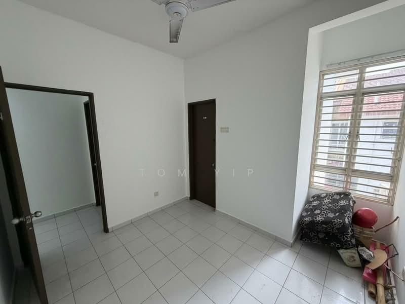 Cassis, Kota Emerald West - 4