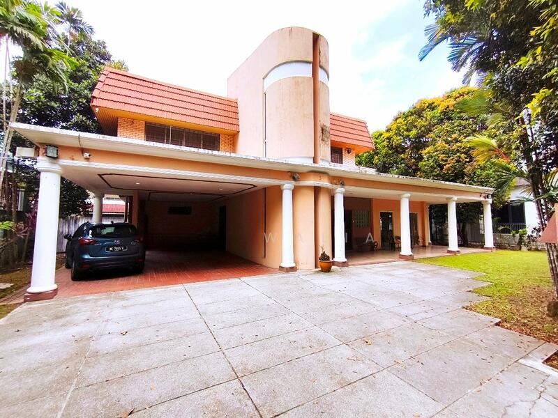 Ukay Heights Bungalow - 1