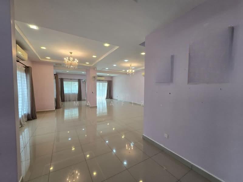 Bandar Tasik Kesuma - 3