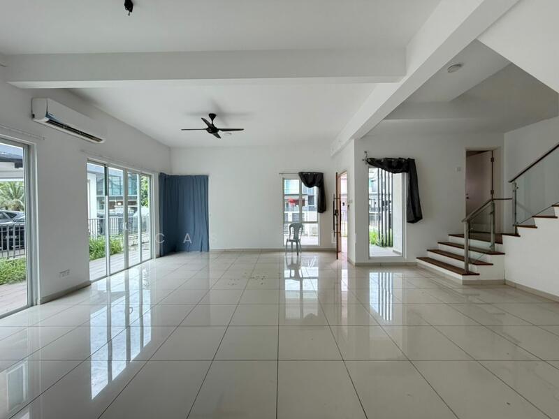 D'Laman Greenville - 1