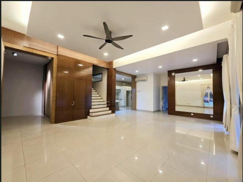 Semi-Detached House at Damansara Legenda - 2