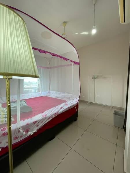 M Condominium @ Larkin - 3