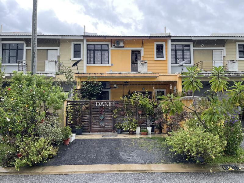 DOUBLE STOREY INTERMEDIATE LINK HOUSE LOCATED AT TAMAN SAUJANA RAWANG, RAWANG, SELANGOR. - 1