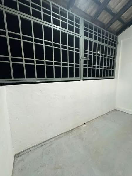 Flat Taman Perling - 3