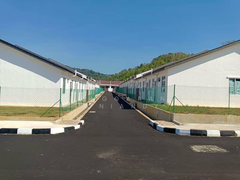 RUMAH TERES SETINGKAT DI JENIANG - 5