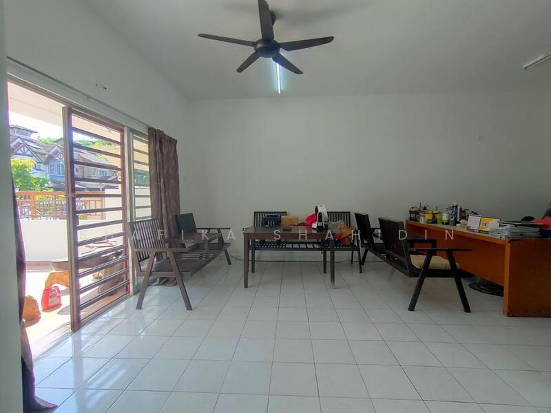 Taman Bukit Subang - 4