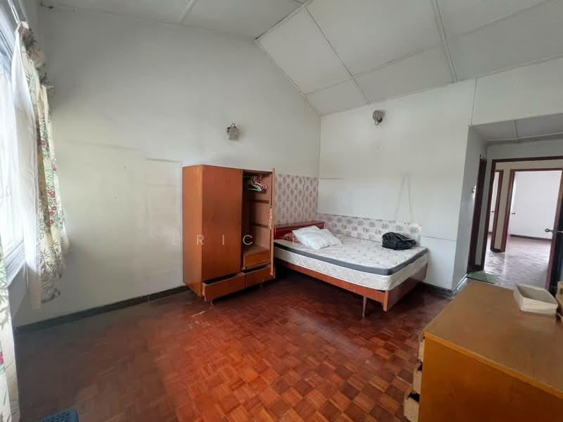 2 Storey House Taman Connaught - 4