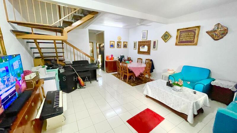 End Lot 2 Storey Terrace Puncak Jalil PUJ 1 - 5