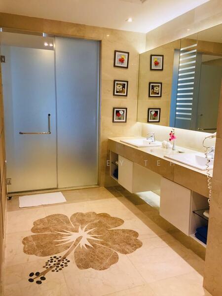 The Lexis Suite Condotel - 4