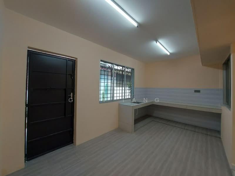 Taman Pengkalan Barat - 4