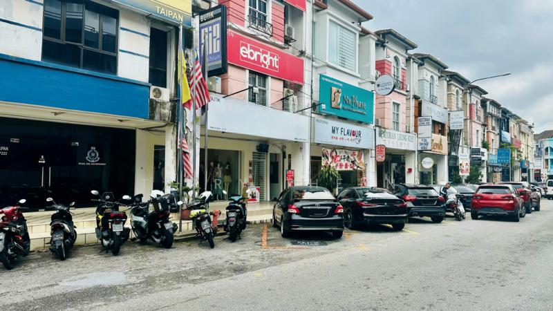 3 Sty Shop @ USJ 10 Taipan , High Explosure Street - 5