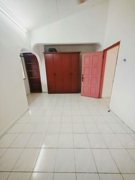 Bandar Menjalara - 3