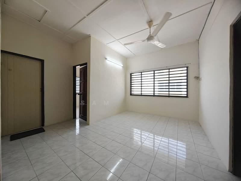 Taman Badri Shah - 5