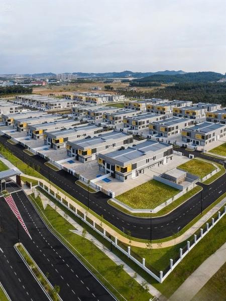 BRAND NEW. Puncak Alam, ECO BUSINESS PARK V, CENTRAL GATE, CORNER UNIT - 5