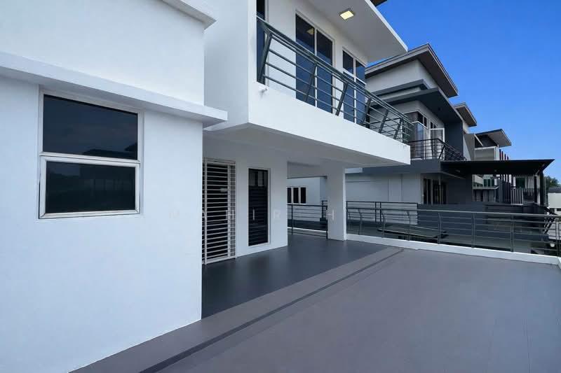 Perdana Lakeview East - 2