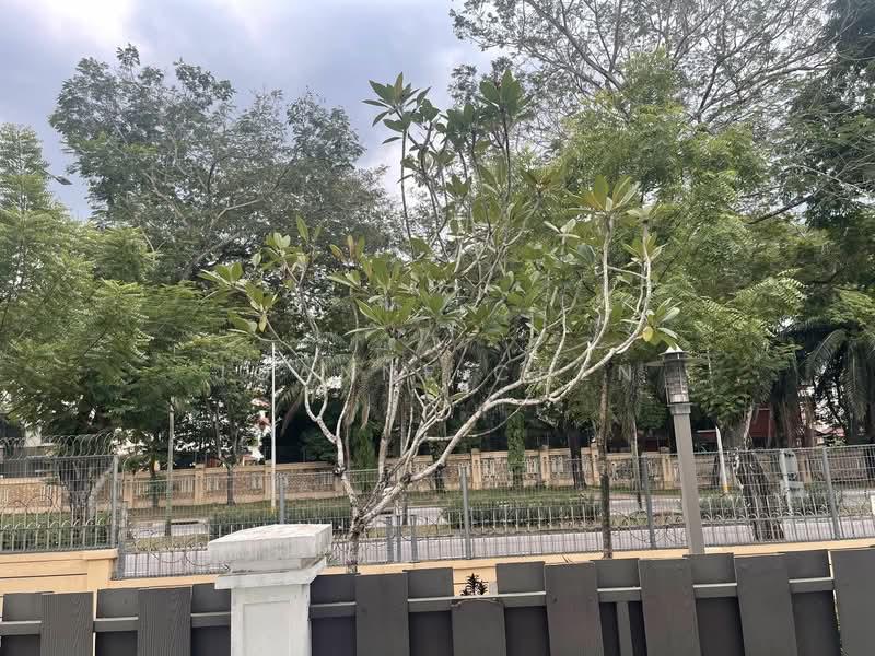 Bungalow at Damansara Idaman - 3