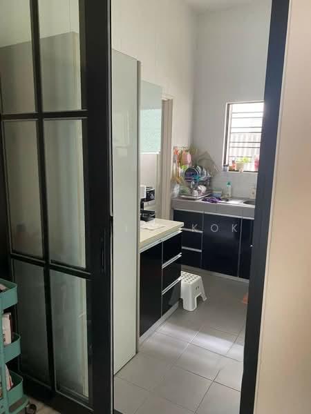 RM745k! 22x75ft! 4R3B! Good Condition Basic Unit Bandar Bukit Raja Klang Makyong 2 Sty Terrace Hse - 3