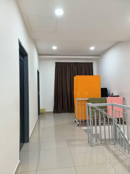 Double Storey Cluster End Lot @ Jalan Penaga , Taman Pulai Hijauan - 2