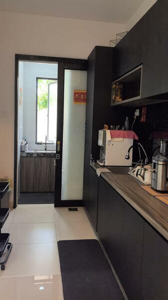 Lake Club Park Home - 5