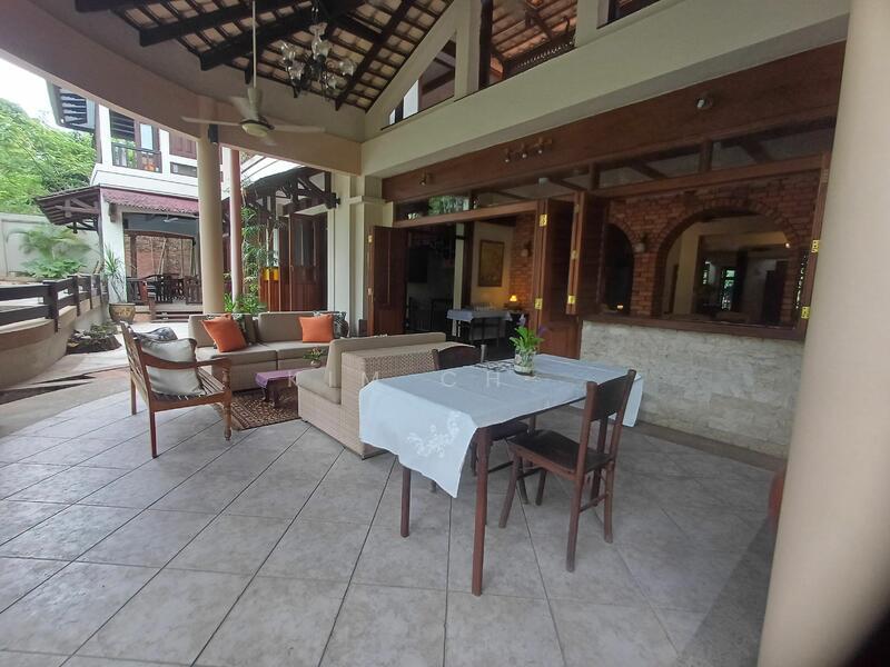 Bungalow at Seksyen 6 - 4