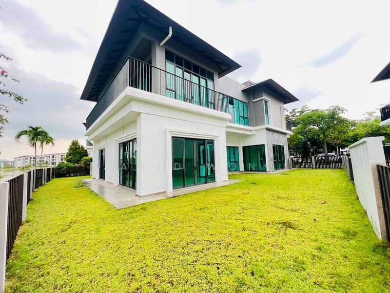 Charms Of Nusantara, Setia Eco Glades - 1