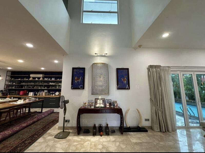 Noble Park Grand Pool Villas East Ledang - 2