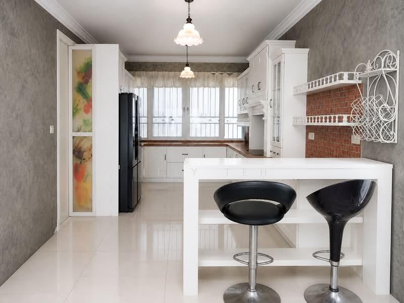 Central Park condominium - 5