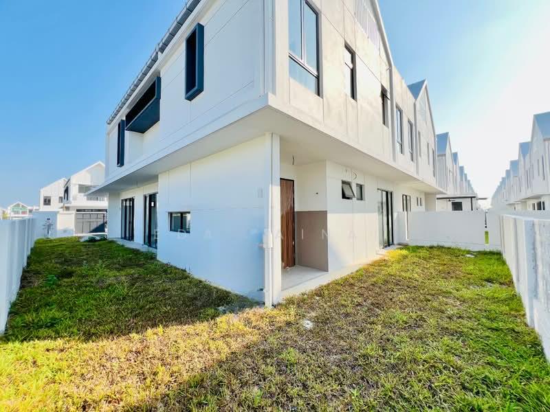 The Eighth, Elmina Green - 5