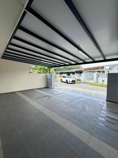 Taman Bukit Kempas - 4