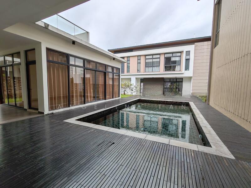 Noble Park Grand Pool Villas East Ledang - 2