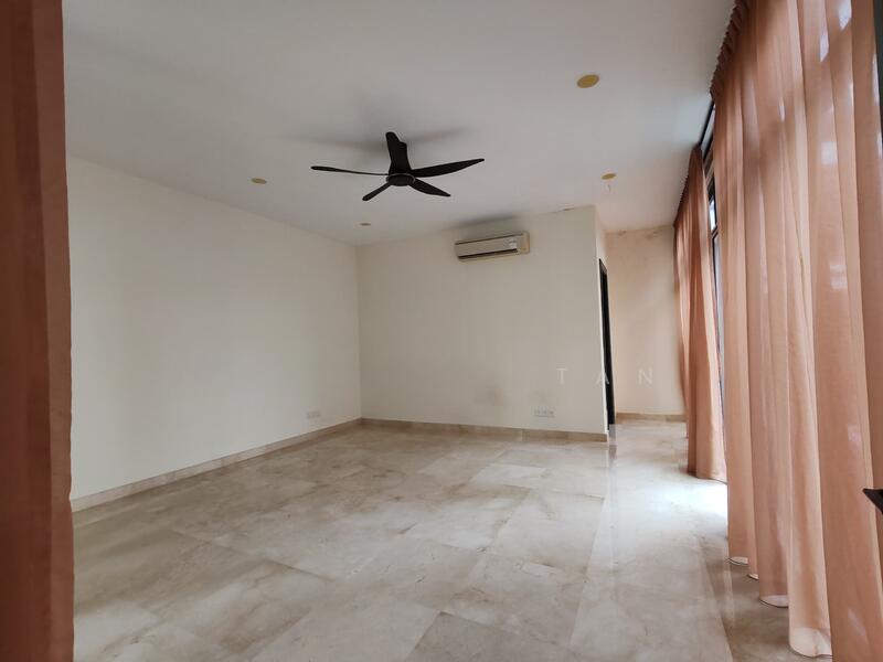 Noble Park Grand Pool Villas East Ledang - 5