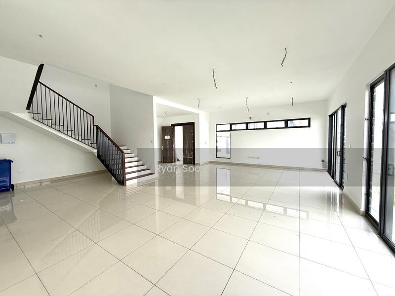 The Eighth, Elmina Green - 3