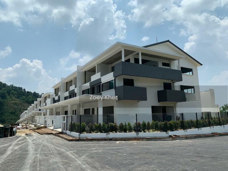 New 3 storey Superlink @ Selayang - 1