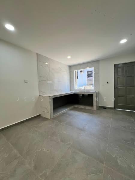 Taman Bukit Kempas - 5