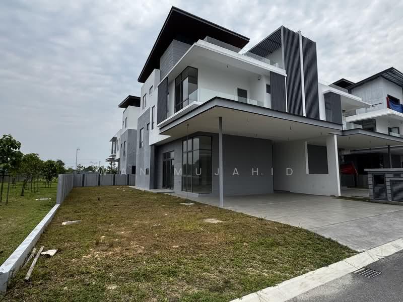 Broadleaf Residence - 1