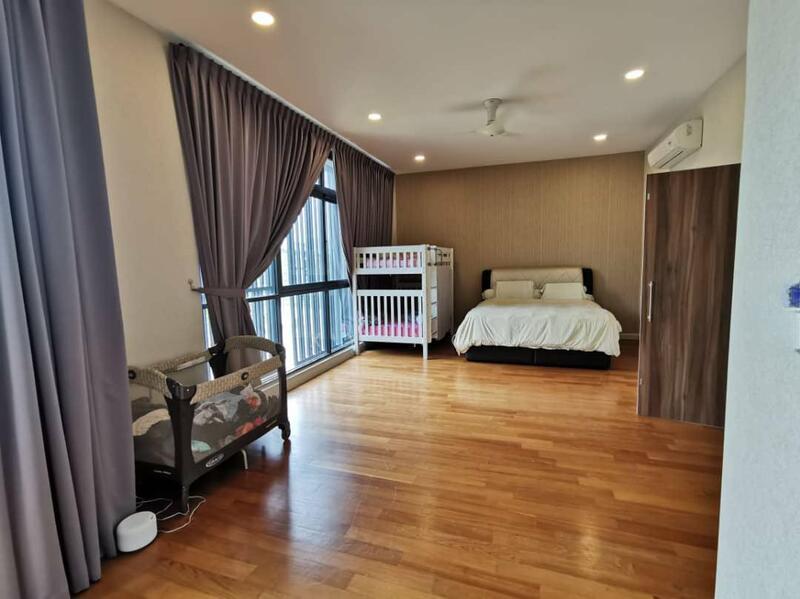 Noble Park Grand Pool Villas East Ledang - 3