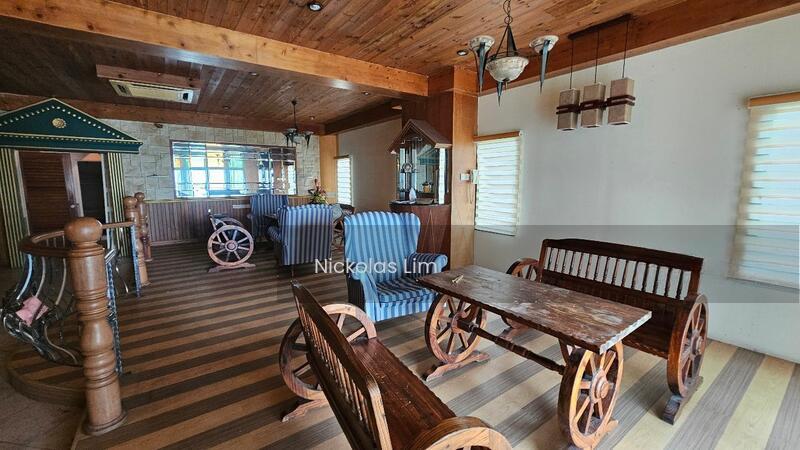 Sri Golden Bay Condominium - 1