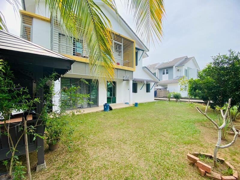 Laman Mawar, Kota Seriemas, Nilai - 3