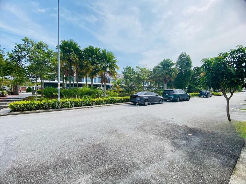 Laman Mawar, Kota Seriemas, Nilai - 5