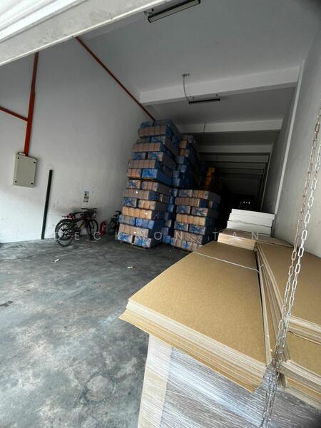 jalan hasta 1 , kawasan perusahaan BT 12 sungai rambai jenjarom - 2