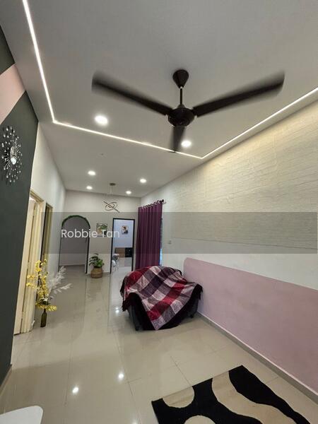 Taman Universiti Low Cost Corner - 1