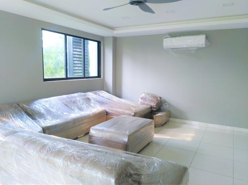 Lyden, Terrace House - 1