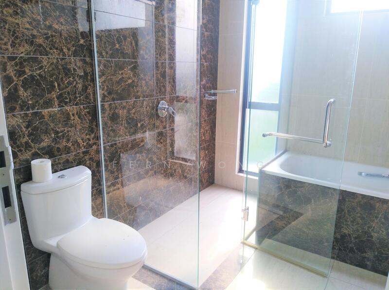 Lyden, Terrace House - 4