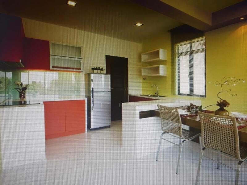Moonlight Bay 3 storey bungalow - 2