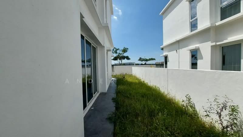Viluxe at Aspen Vision City - 4