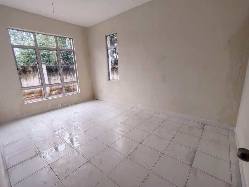 Bandar Tasik Senangin - 4