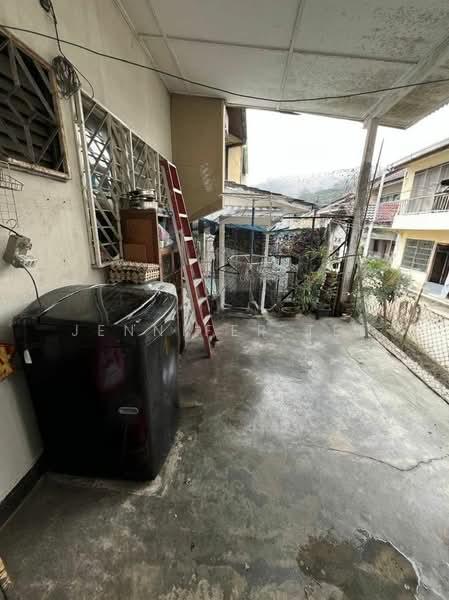 2-storey Terrace House at Taman Bidara - 5