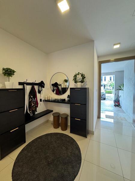 Maple Residence @ Laman View - 2