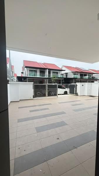 Taman Mount Austin - 3